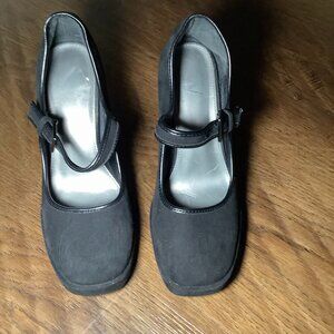 Worthington Women Black Suede Heels